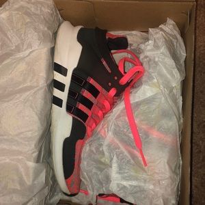 Adidas Equipment support ADV